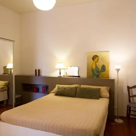 Tre Vie Con Terrazza