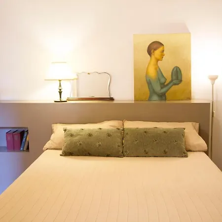 Tre Vie Con Terrazza Katanya