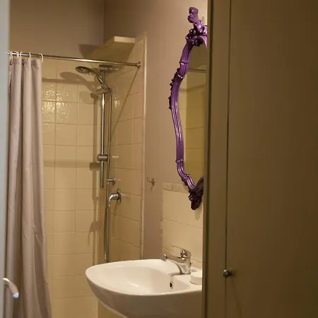 Tre Vie Con Terrazza