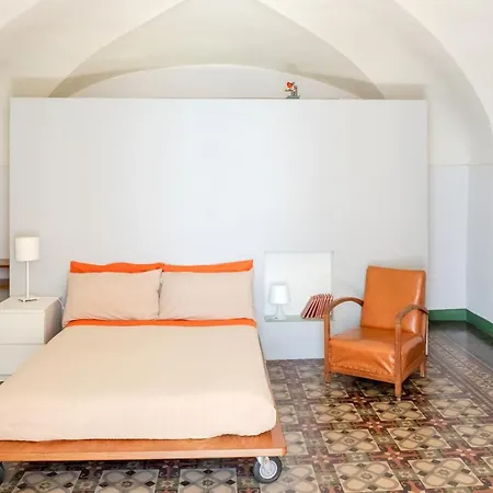 Tre Vie Con Terrazza Katanya