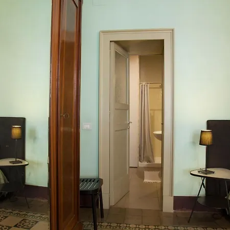 Tre Vie Con Terrazza Daire